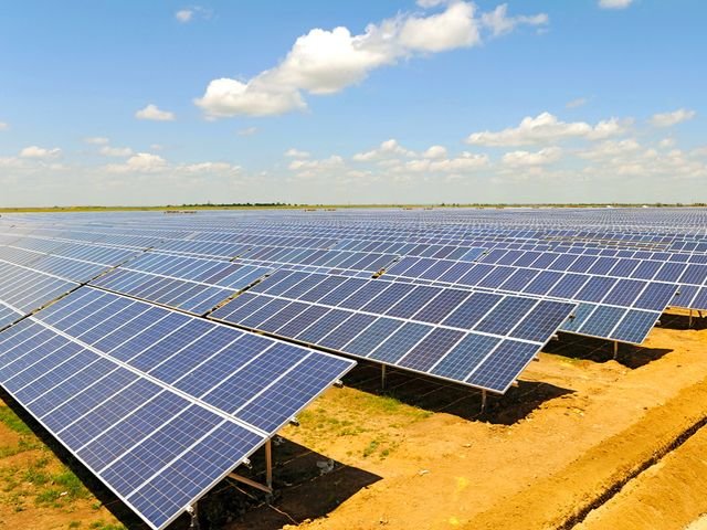 Премьер-министр Армении призывает потребителей активнее использовать возможности солнечной энергетики