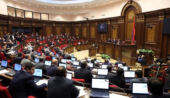 ՀՀ խորհրդարանը ձայների 64 կողմ և 31 դեմ հարաբերակցությամբ ընդունել է կառավարության 2017- 2022 թվականների նոր ծրագիրը