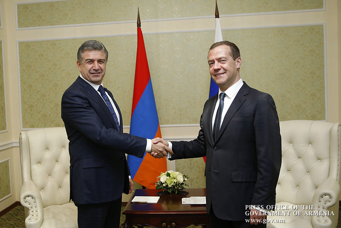 Karen Karapetyan and his Russian counterpart discuss trade and  economic relations