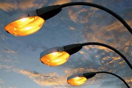 Ночное освещение в Ереване с использованием энергосберегающих  ламп продлено на 1 час